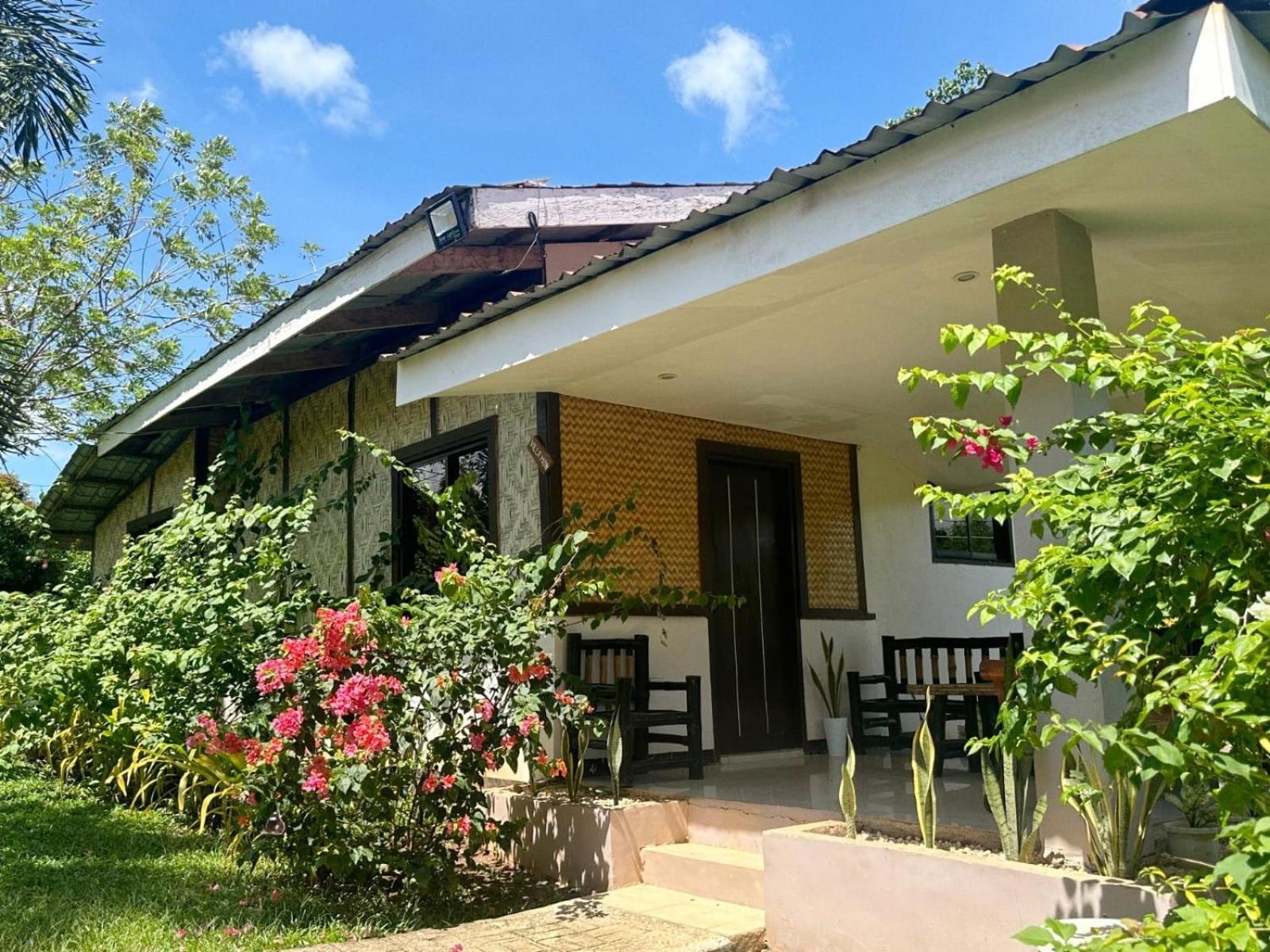Banlaw Garden Resort Puerto Princesa Eksteriør bilde